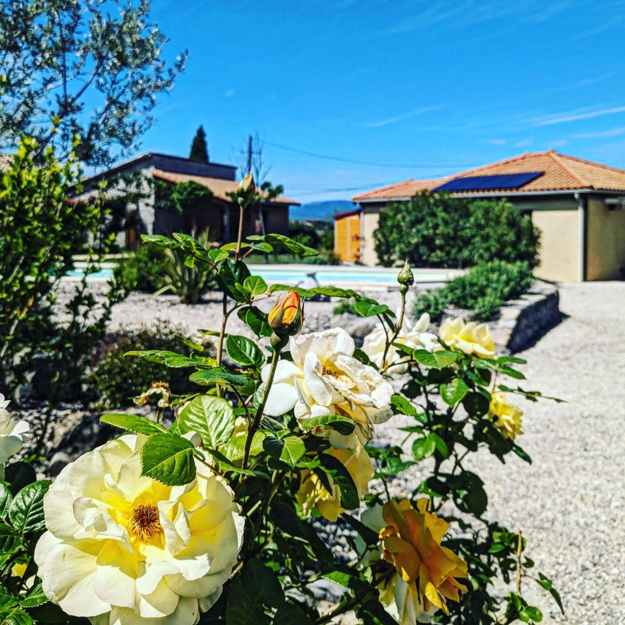 Villa Font Vive - Chambres d'hôtes avec Cuisine et calme absolu ! Grospierres Exterior foto