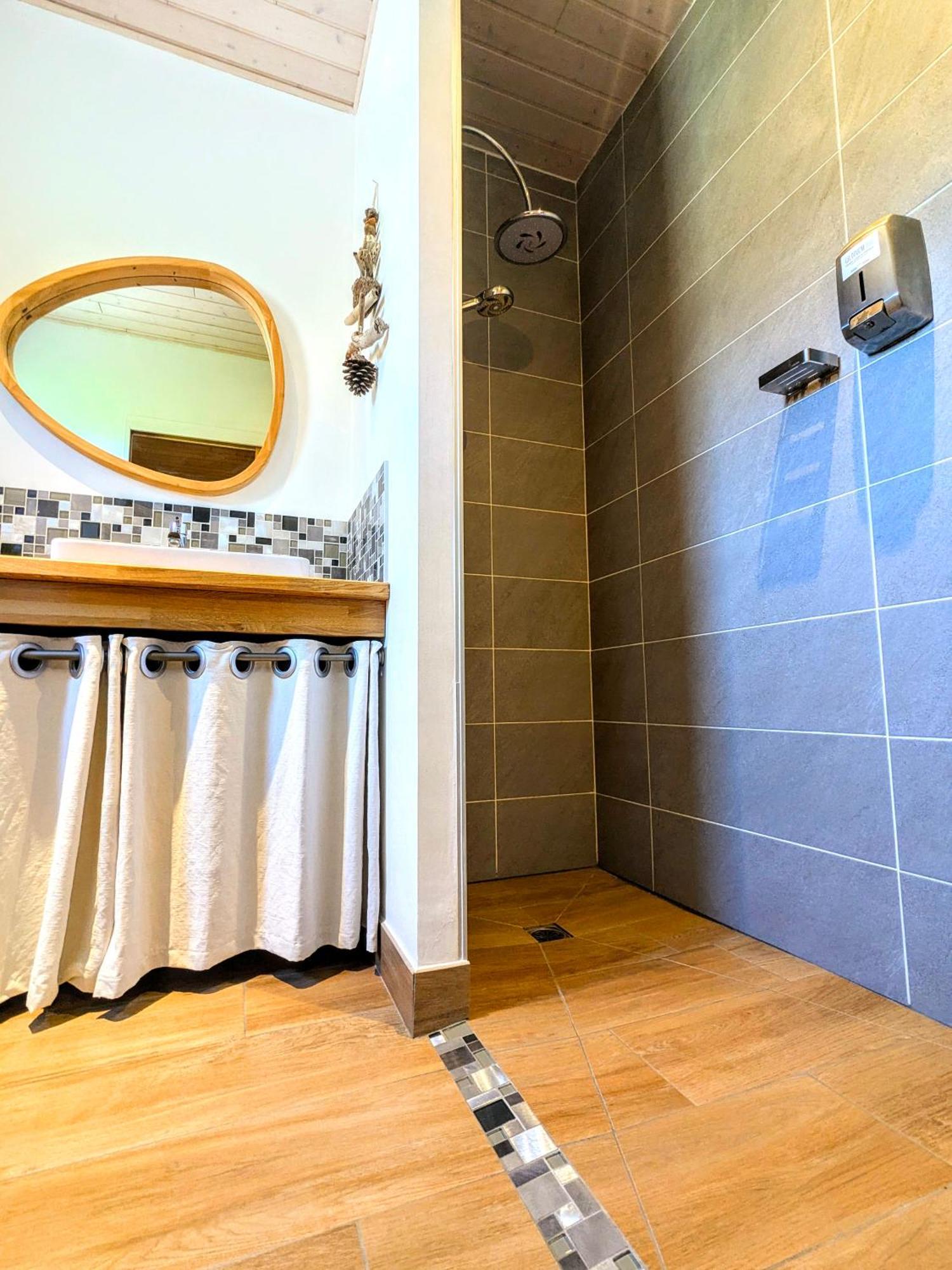 Villa Font Vive - Chambres d'hôtes avec Cuisine et calme absolu ! Grospierres Exterior foto